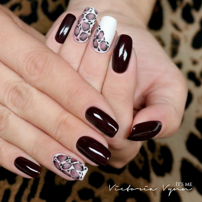 Victoria Vynn Pure Gel Polish | #136 Dark Truffle