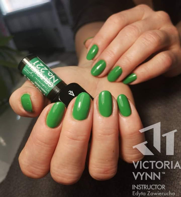 Victoria Vynn Salon Gellak | #221 Green Grass